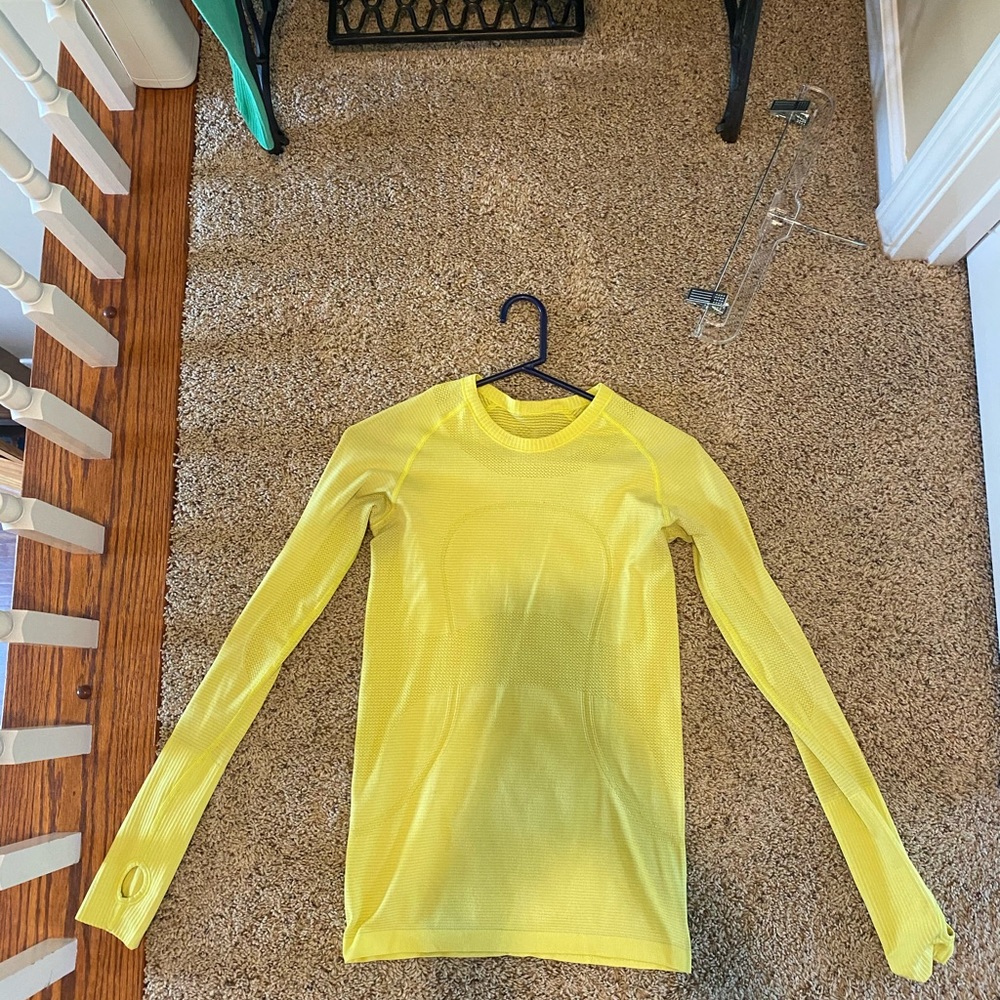 Lululemon long sleeve swiftly